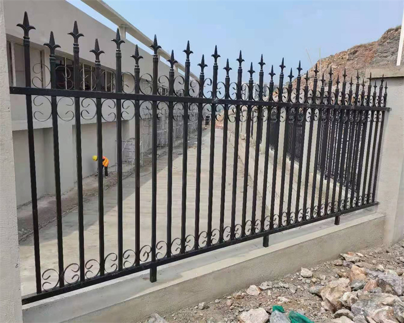 蘭州廠區(qū)圍墻護欄